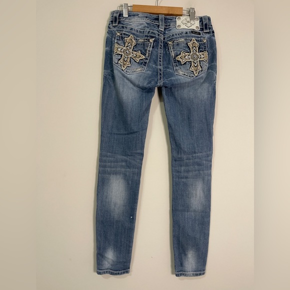 Miss Me Jeans Size 27 Blue Signature Skinny Leg Low Rise Denim Bottoms - Picture 1 of 13